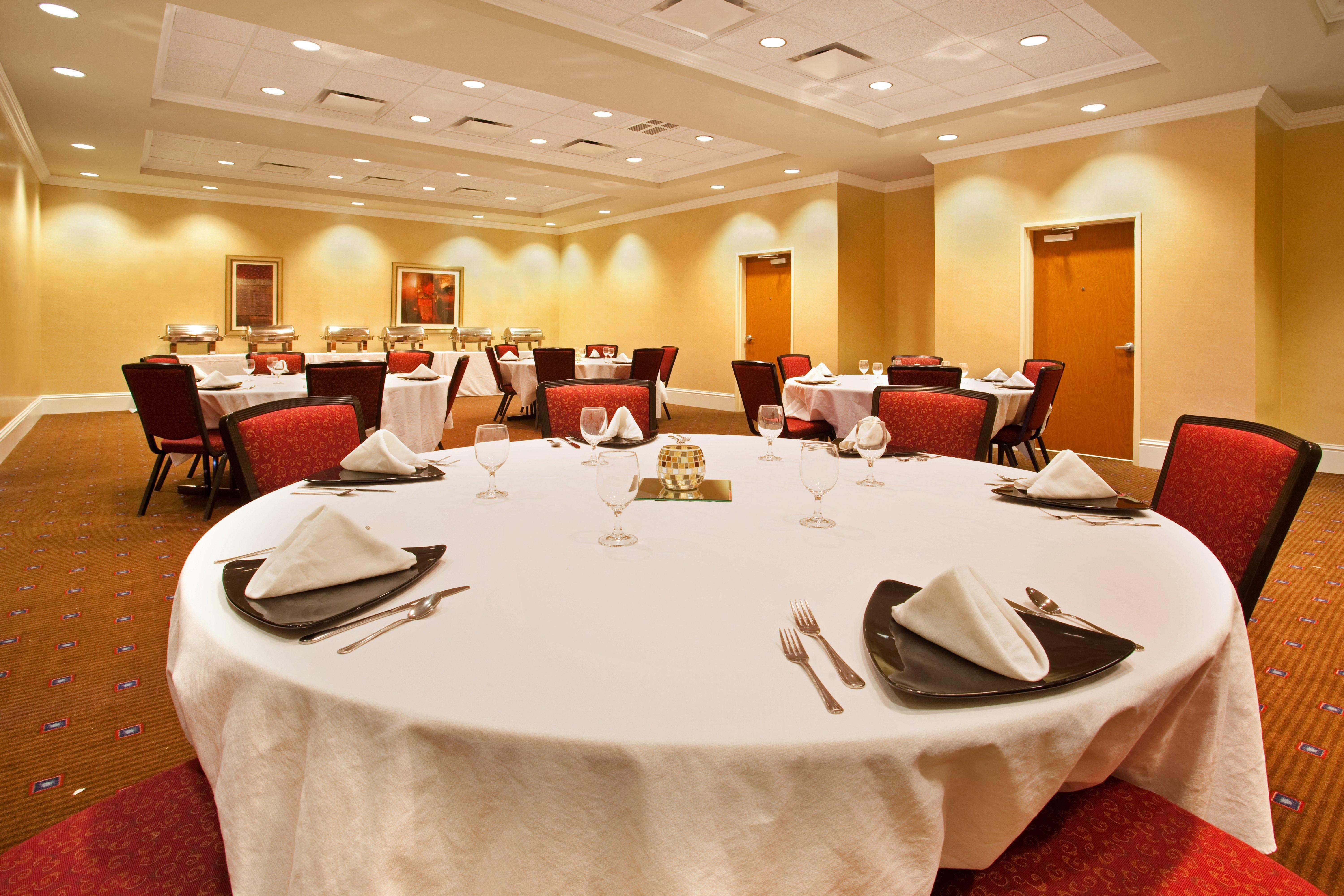 Holiday Inn Aurora North - Naperville By Ihg Exterior photo